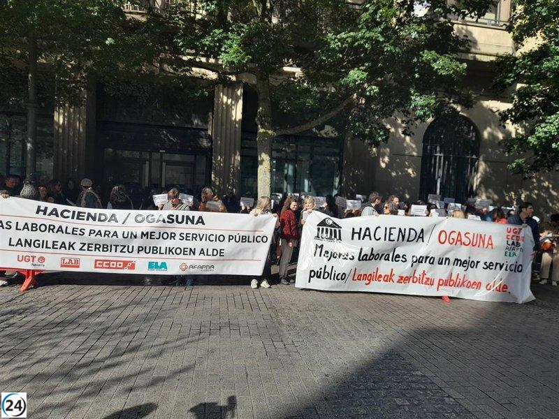 Sindicatos de la Hacienda Foral exigen mejoras laborales y denuncian falta de diálogo en negociaciones.