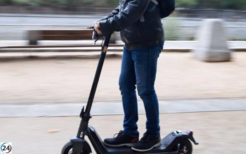 Conductor de patinete da positivo en alcohol tras accidente y enfrenta denuncias.