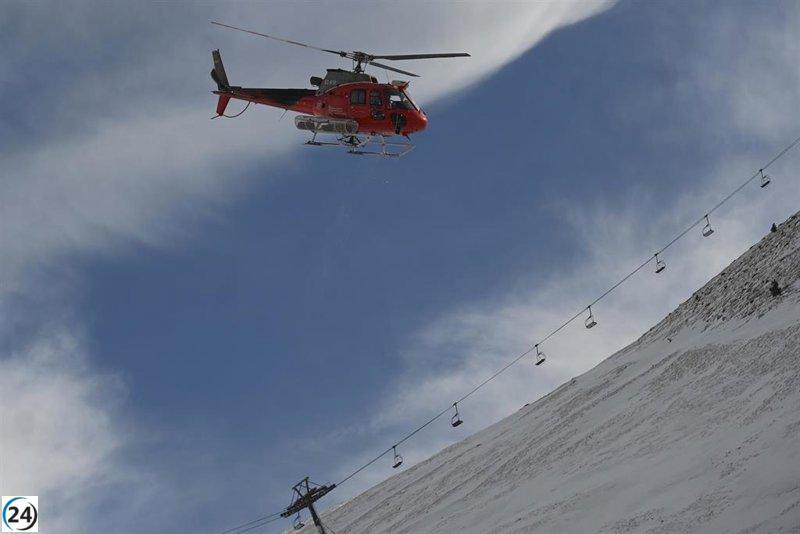 Navarra despliega aeronaves y equipos de rescate tras accidente en telesilla de Astún.