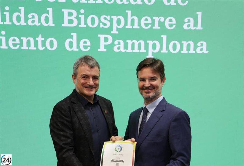 Pamplona obtiene en Fitur el certificado Biosphere por su dedicación a la sostenibilidad.