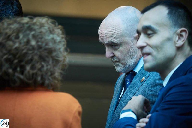 El Parlamento foral solicita análisis legales sobre propuestas de UPN para excluir a condenados por terrorismo de la docencia.