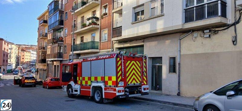 Policía Municipal salva a dos residentes atrapados en incendio en La Milagrosa.