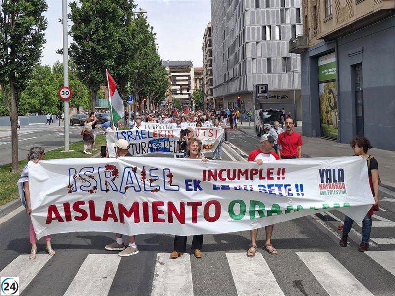 Protesta en Pamplona exige el cese del genocidio en Gaza y la ruptura de lazos con Israel.