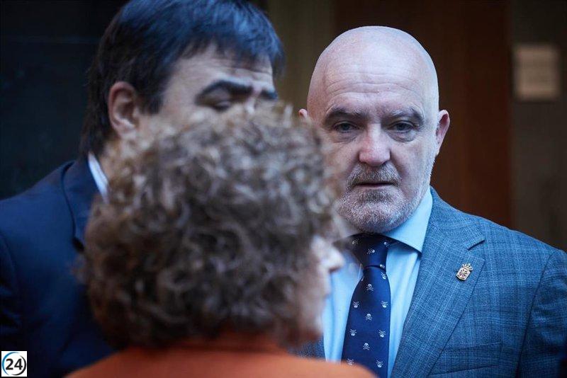 Esparza (UPN) exige la renuncia de Chivite, acusándola de estar influenciada por Cerdán y Alzórriz.