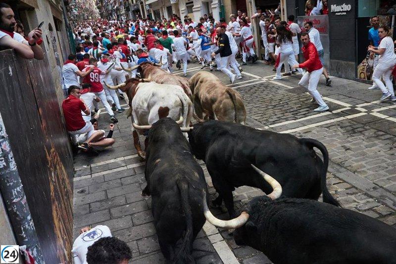 Se utilizan 1.500 litros de antideslizante en el trayecto del encierro de Sanfermines.