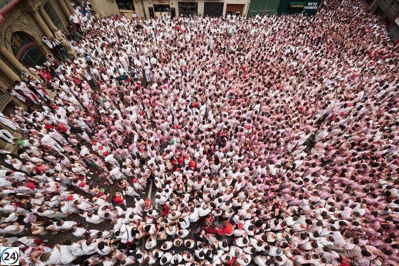 Los Sanfermines 2025 dan inicio con un vibrante chupinazo y un fuerte respaldo a Palestina.
