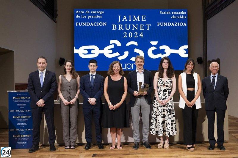 World Central Kitchen recibe el Premio Jaime Brunet por su labor en defensa de los derechos humanos.