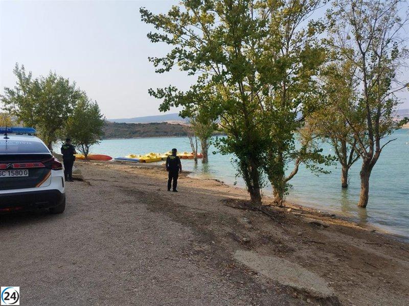 Trágica pérdida: un adolescente de 17 años muere por ahogamiento en el pantano de Alloz.
