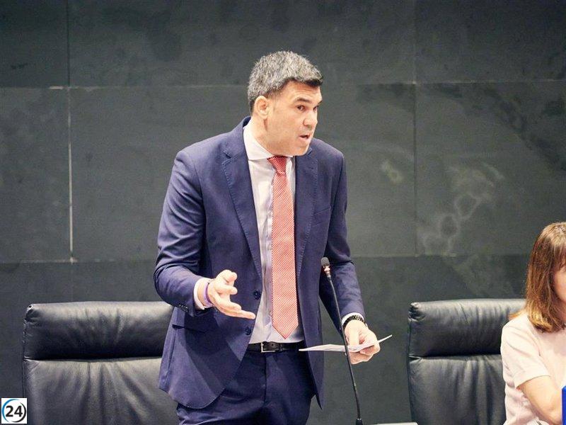 Javier García (PPN) evita aclarar posibles irregularidades en su currículum y asegura que solo responde a interrogantes relevantes.