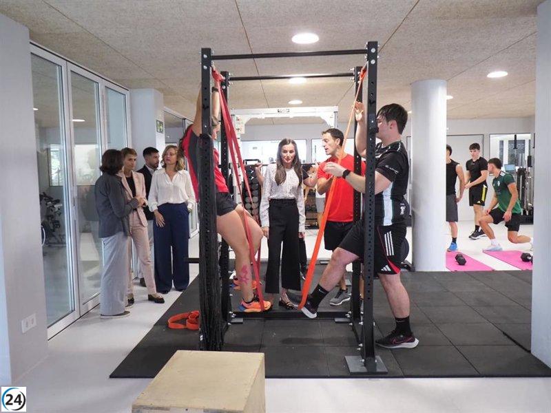 La Reina Letizia da inicio al año escolar 2025-2026 en el Centro Politécnico de Lumbier.