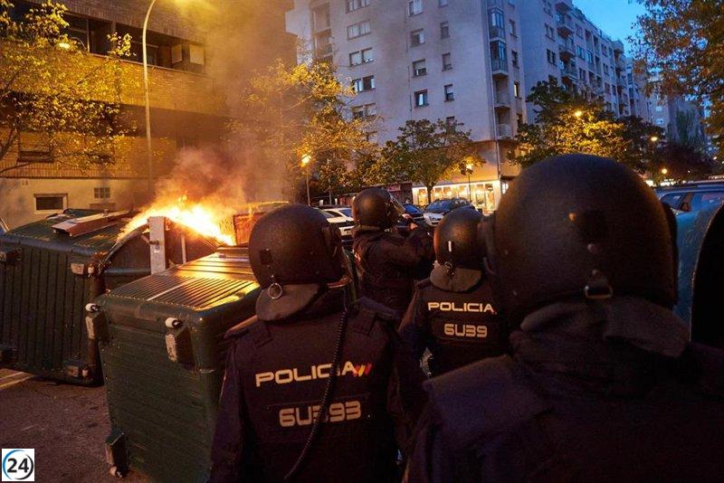 Dos arrestos tras disturbios de encapuchados en Pamplona durante protesta por Vito Quiles.