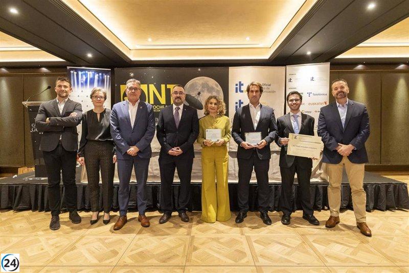 Reconocen a Ainhoa Remírez, José María Armendáriz y Kunak en la Gala de Telecomunicaciones 2025.