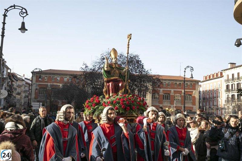 Pamplona rinde homenaje a San Saturnino con una vibrante comparsa de Gigantes y Cabezudos, además de una festiva procesión este sábado.