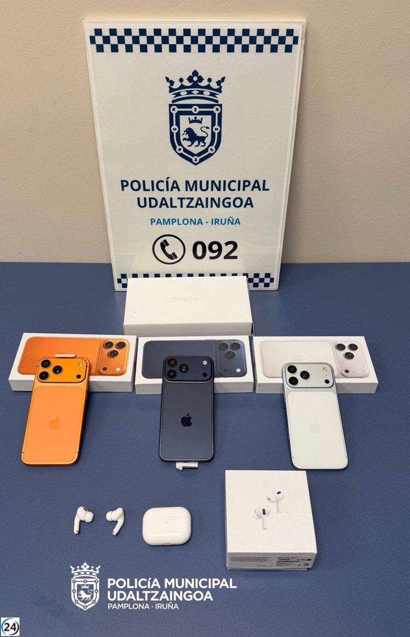 Arrestan en Pamplona a un hombre por intentar comercializar un iPhone falso.