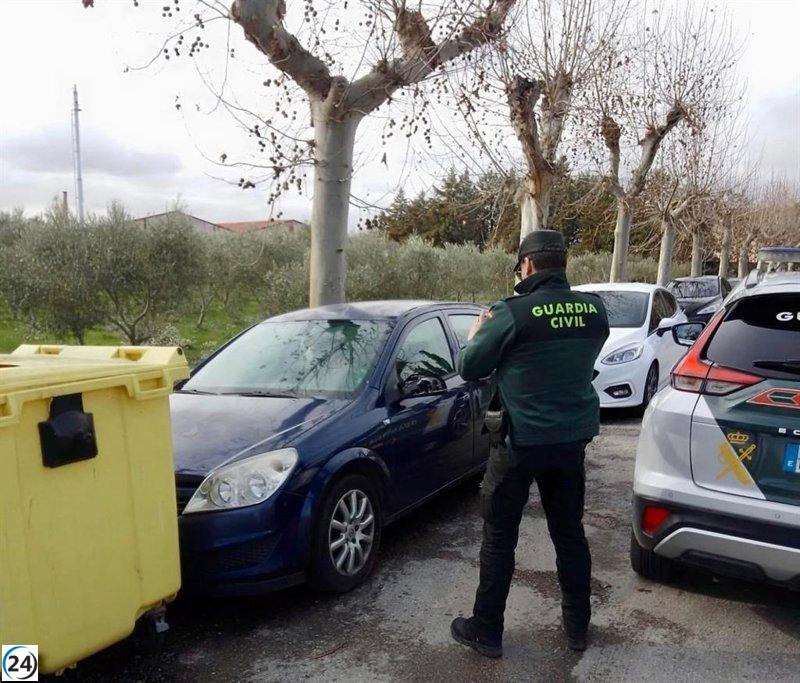 Detenido un sospechoso por vandalizar ocho coches en Marcilla.