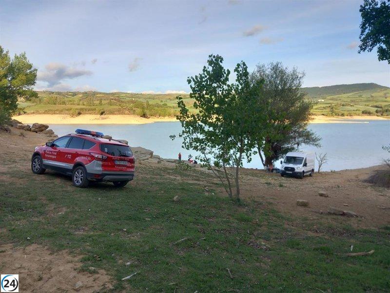 Sancionado por pesca ilegal y estacionamiento en zona inundable en el pantano de Alloz.