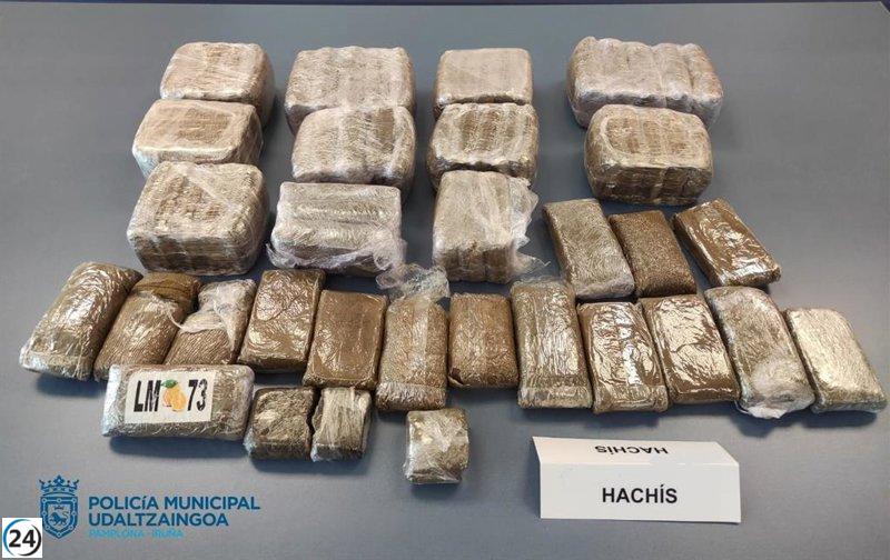 Detenido joven en Pamplona con una gran cantidad de hachís y armas blancas.
