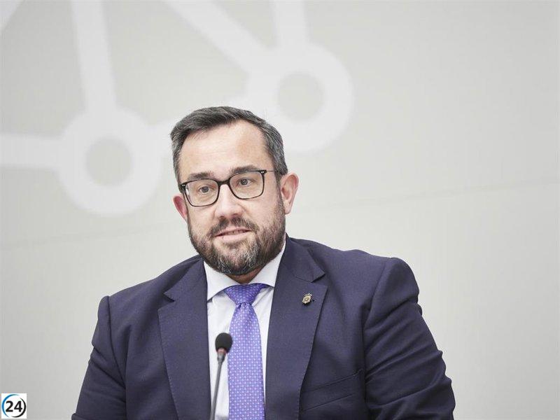 Remírez respalda al jefe de la Policía Foral, clave para la mejora del cuerpo policial.
