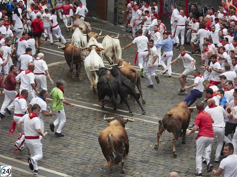 Emocionante y caótico primer encierro de Sanfermines con los toros de La Palmosilla