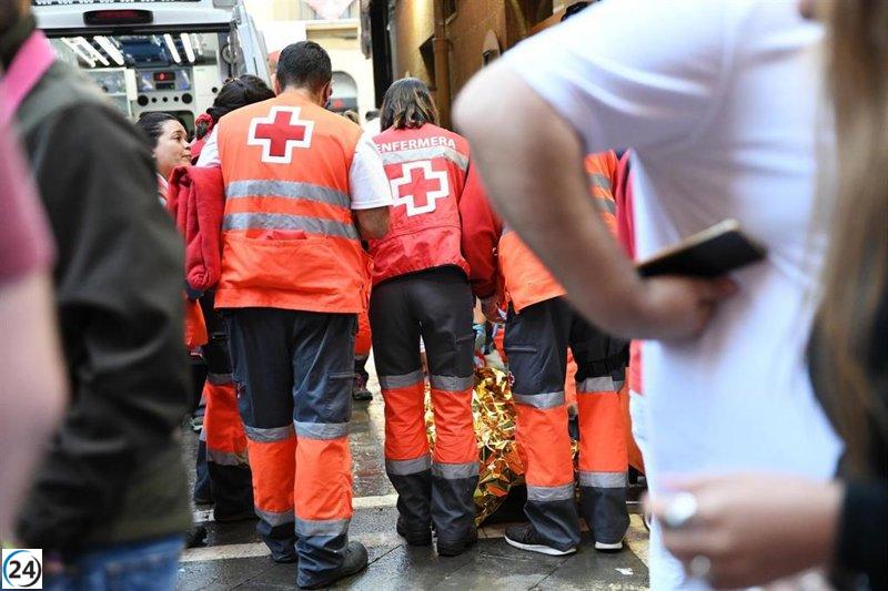 La Cruz Roja asiste a 50 personas y traslada a 4 durante el segundo encierro de los Sanfermines.