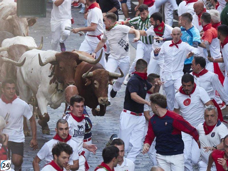 Cinco personas heridas, una de ellas por asta, en el tercer encierro con toros de Cebada Gago.