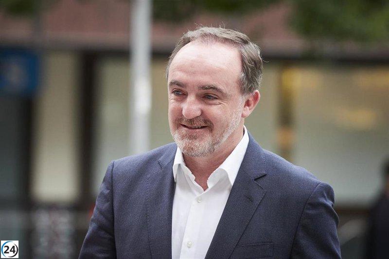 Esparza cree que Feijóo no será presidente en ningún escenario, pero reconoce su legítimo derecho a intentarlo.