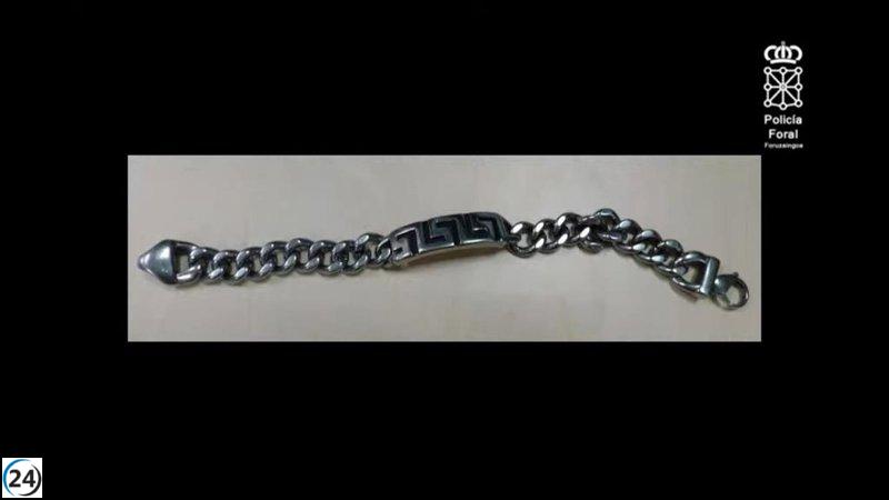 Policía Foral en busca de dueños de joyas encontradas en Pamplona durante los Sanfermines