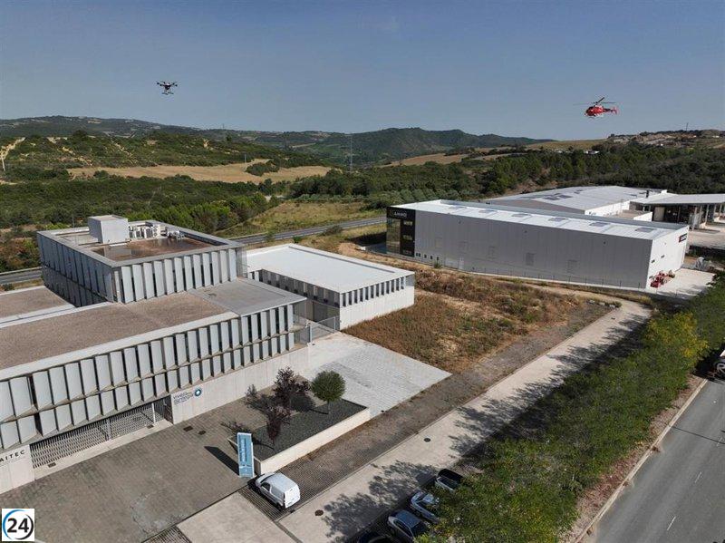 Navarra innova en labores de rescate al combinar un dron y un helicóptero en una prueba de vuelo pionera