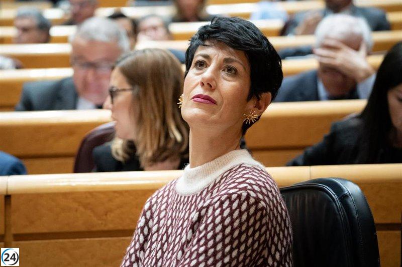 La ministra Saiz critica la postura de Feijóo al manifestarse en Pamplona contra la moción: