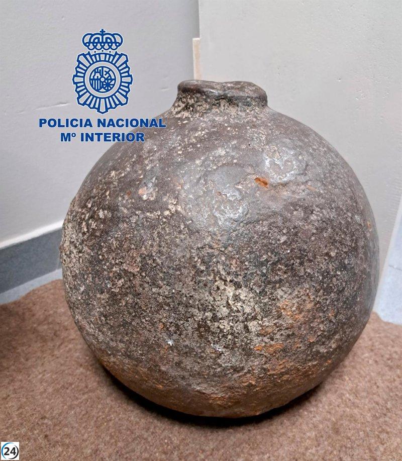 La Policía Nacional incauta un artefacto militar histórico en el archivo municipal de Pamplona
