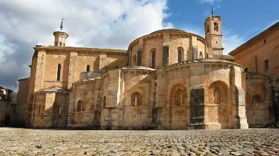 La influencia del románico en la arquitectura navarra actual