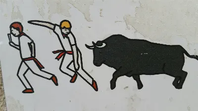 ¿Cómo sobrevivir a una noche en la calle Estafeta?