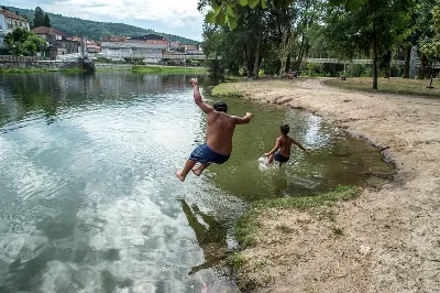 ¿Buscas escapar del calor? Visita la Playa Fluvial Leráte