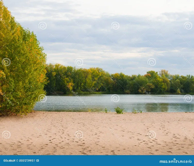 Disfruta del sol y del agua en la Playa Fluvial Leráte
