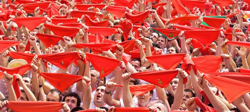 El renombrado Festival de San Fermín y su conexión con Pamplona