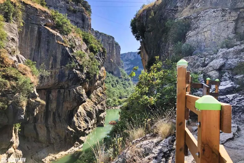 Explorando la impresionante Foz de Lumbier